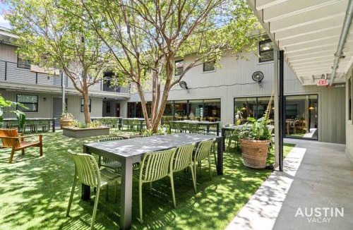 Chestnut Apartment | Prime ATX Location Steps to Coffee, Eats and More