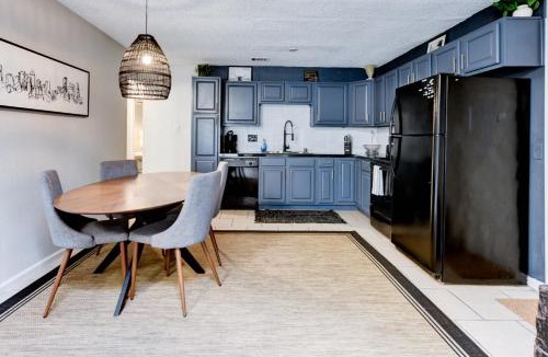 Franklin Park House | Prime Austin - Jacuzzi Firepit and BBQ