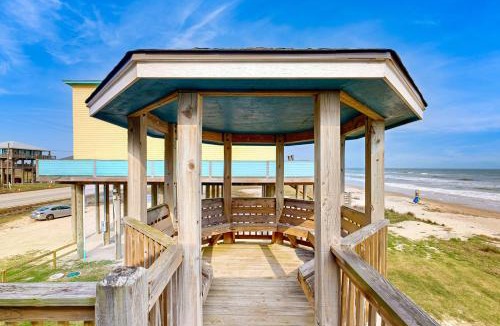 Gilchrist House | Prime Beachfront Private Gazebo Sleeps 14
