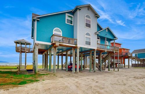 Gilchrist House | Prime Beachfront Private Gazebo Sleeps 14
