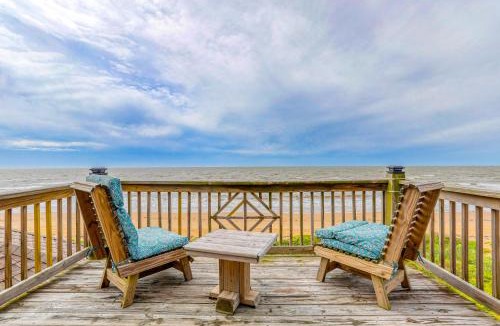 Gilchrist House | Prime Beachfront Private Gazebo Sleeps 14