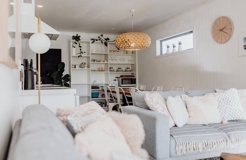 Hokitika House | Prime Beachfront - Sunsets, Space & Serenity