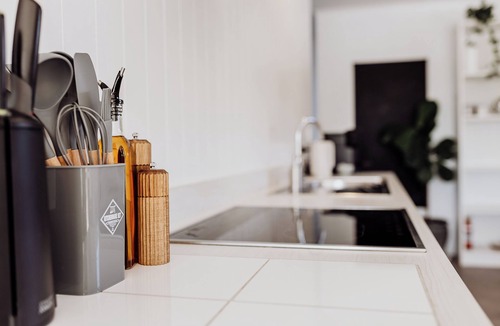 Hokitika House | Prime Beachfront - Sunsets, Space & Serenity