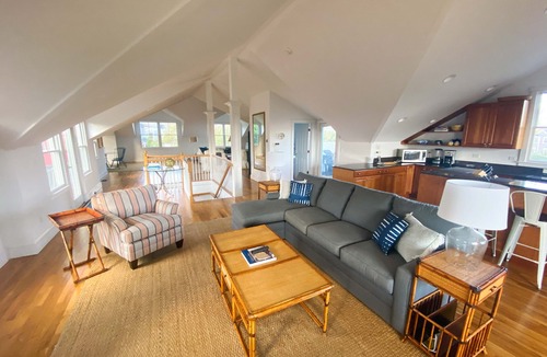 Brant Point House | Prime Brant Point Location – 5-Minute Walk to Beach & Downtown