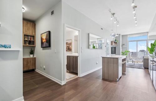 Old Town Apartment | Prime Downtown Condo - St Lawrence Parking