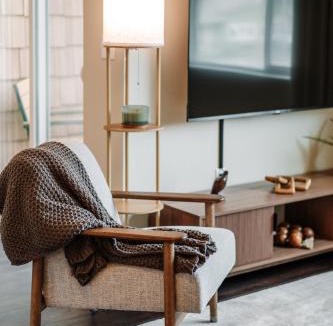 Eagle River Apartment | Prime Eagle River Stay - Walkable Location