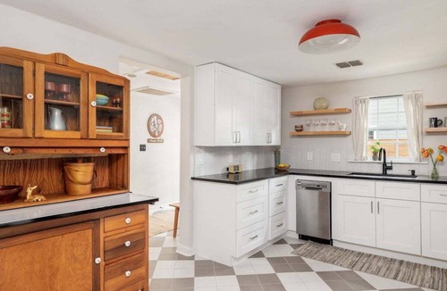 Govalle House | Prime East Side Austin - Casa & Casita Cherico