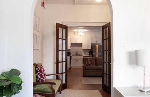 Downtown Knoxville Condo | Prime football location- condo walking distance from stadium