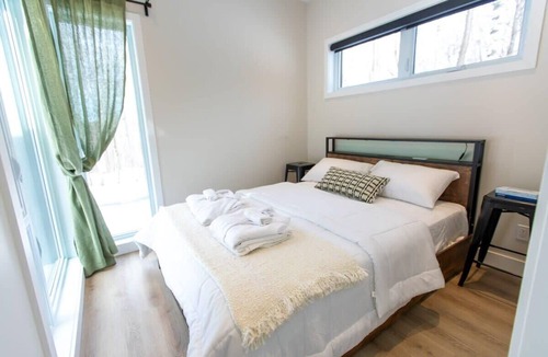 Pine Hill Ski Chalet | Prime Hill Escape Lodge- Près de Tremblant