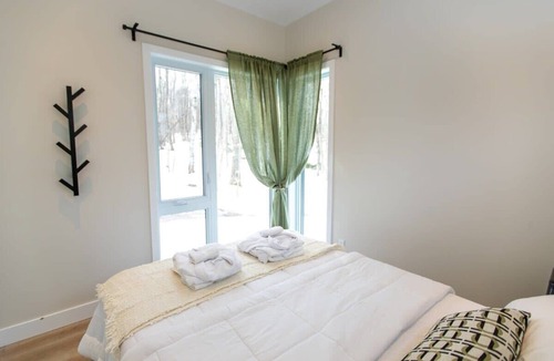 Pine Hill Ski Chalet | Prime Hill Escape Lodge- Près de Tremblant