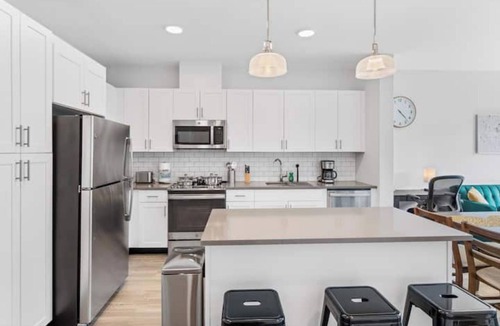 Hackensack River Waterfront Apartment | Prime Jersey City Condo: Right Outside NYC