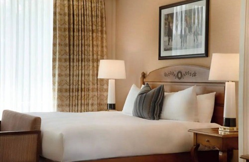 Cheyenne Hotel | Prime King | Little America | Pool, Garden Paths, Golf Access | 2 Units