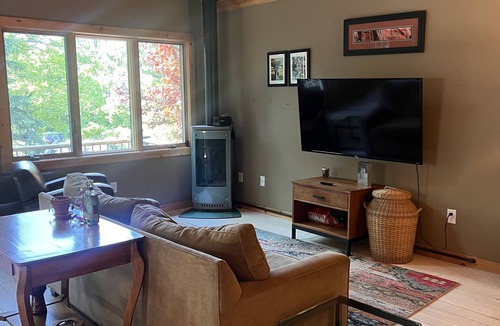 Leland House | Prime Leland location, walking distance to everything Fishtown has to offer!