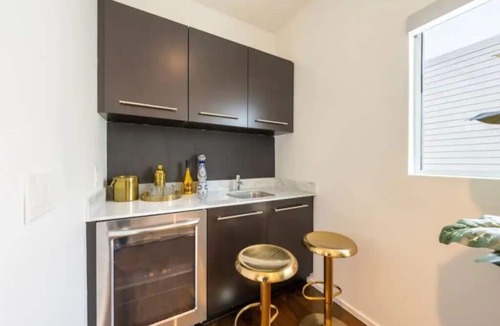 Washington Ave./ Memorial Park House | Prime Loc Modern Luxury Rooftop Deck Views