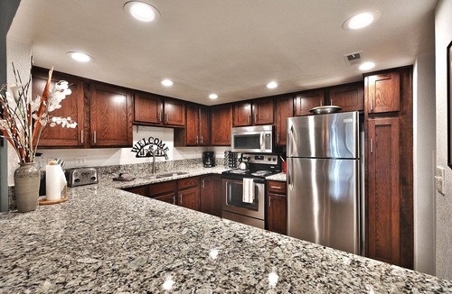 Downtown Park City Condo | Prime LOC-Town SKI Lift-Main Str- Hot Tub open 12 months/year-Heated Pool-WIFI-