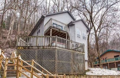 Chalet Village Cottage | Prime location 1.7 miles to Ober Gatlinburg