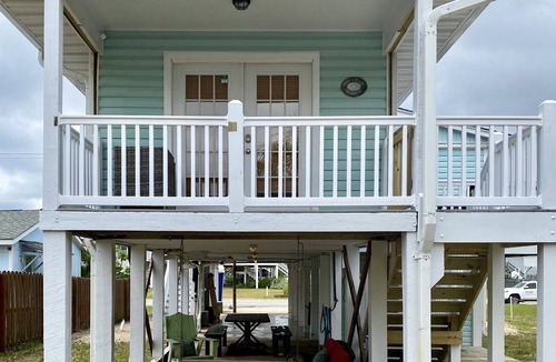 North Carolina Coast Apartment | Prime Location 1 Bedroom 1 Bath!