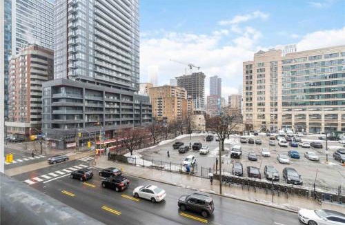 Garden District Apartment | Prime Location 1BR with Queen Bed - Near Dundas Square