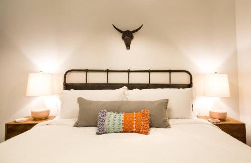 Eastwood House | PRIME Location 2 5 Miles From Downtown