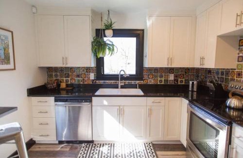 Eastwood House | PRIME Location 2 5 Miles From Downtown