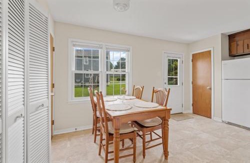 North Chesterfield Apartment | Prime Location 2 BR Oasis with Washer and Dryer