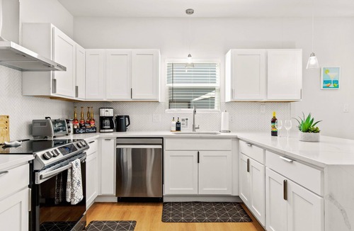 Denver Heights House | Prime Location! 2 KING Beds+Outdoor Fun+Grill