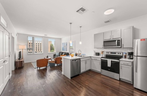 Hough Apartment | Prime Location 2BR Apt Near Clinic & CWRU