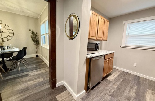 Pittsburgh House | Prime location 3 bed 1.5 bath
