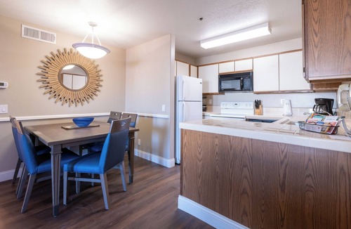 Capistrano Beach Hotel | Prime Location! 4 Convenient Units w/Kitchen! Free Parking!