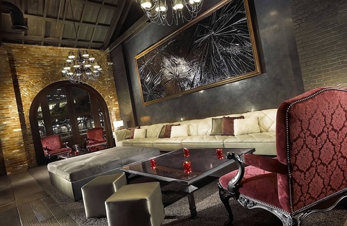 Gaslamp Quarter Hotel | Prime Location! 4 Relaxing Units Near SeaWorld! Onsite Parking and Pool!