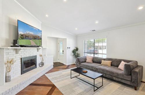 Plano House | Prime Location- 4BR Hot Tub, BBQ & Kids Play Zone