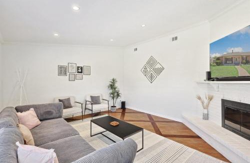 Plano House | Prime Location- 4BR Hot Tub, BBQ & Kids Play Zone