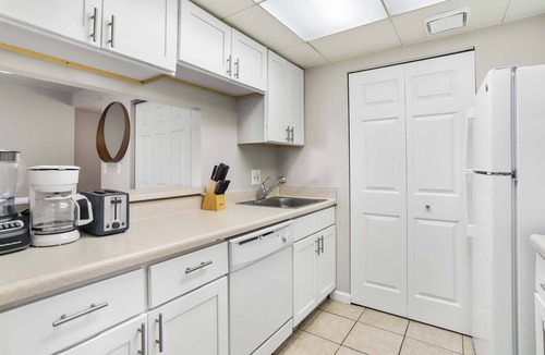 Crystal City Apartment | Prime Location | Apartment Steps from Metro