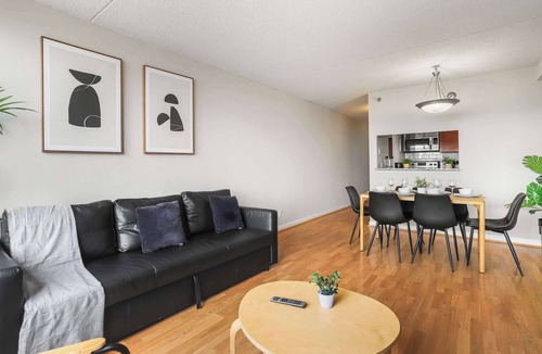 Crystal City Apartment | Prime Location Apt Steps from Pentagon City Metro
