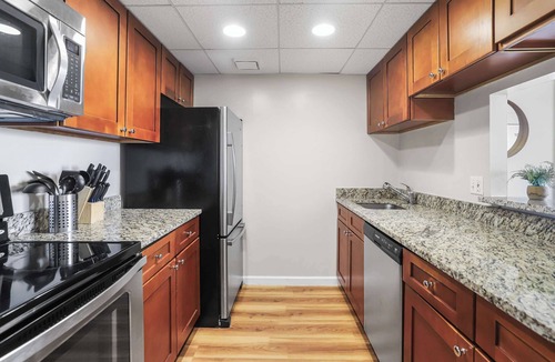 Crystal City Apartment | Prime Location Apt Steps from Pentagon City Metro