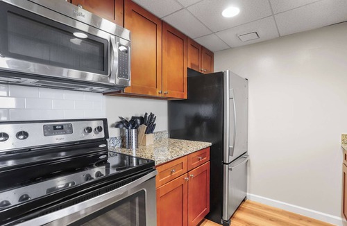 Crystal City Apartment | Prime Location Apt Steps from Pentagon City Metro