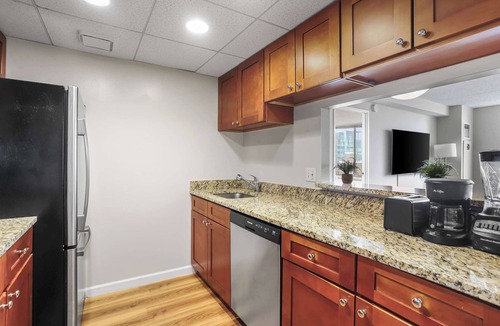 Crystal City Apartment | Prime Location Apt Steps from Pentagon City Metro
