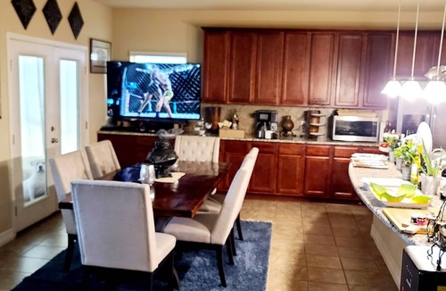 Cibolo House | Prime location between River Walk and New Braufels