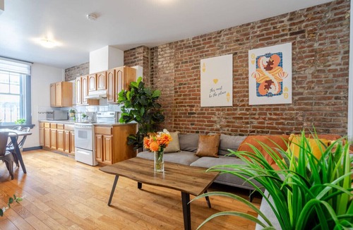 Shaughnessy Village Apartment | Prime Location | Charming 4BR in Downtown MTL