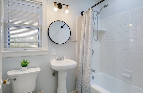 Mahncke Park House | 🥇PRIME LOCATION🌃 Downtown🥂Riverwalk🍣Pearl👑KING Bed