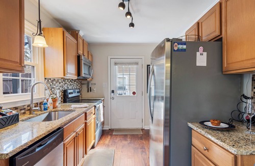 East Raleigh House | Prime Location, Family Friendly, 3bd/1bt Home