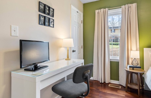 East Raleigh House | Prime Location, Family Friendly, 3bd/1bt Home