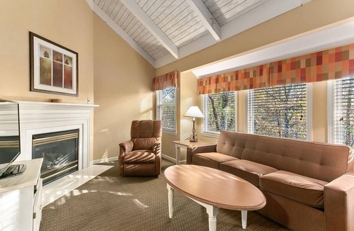 Pigeon Forge Resort | Prime Location! Great 2BR Unit, Kitchen, Pool