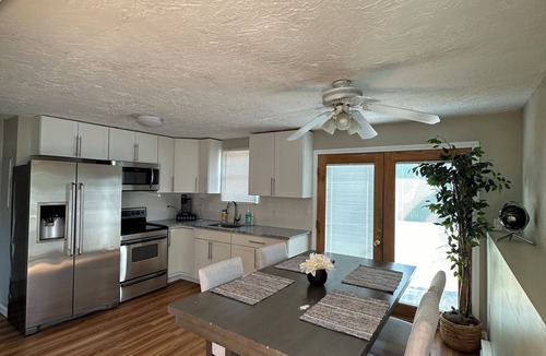 Saugus House | Prime location house well equipped