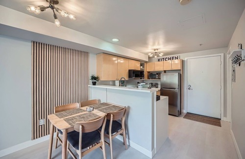 Belltown Condo | Prime location in downtown Seattle– Walk to Space Needle &Explore Seattle's Best