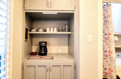 Plano House | Prime Location in Plano Peaceful 3BR/2BA Near Shopping & Dining
