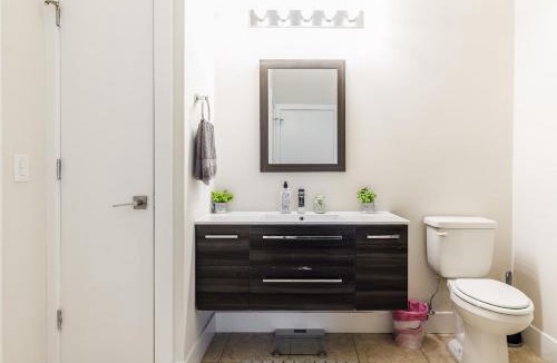 Norristown Apartment | Prime Location min from Philly & Transit -