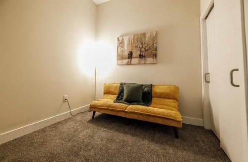 Norristown Apartment | Prime Location min from Philly & Transit -