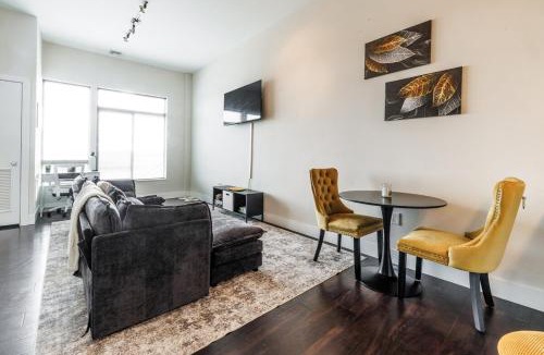 Norristown Apartment | Prime Location min from Philly & Transit -