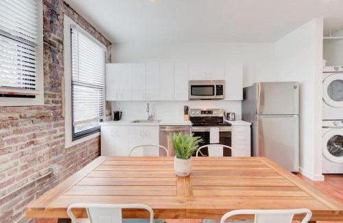 South Main Historic District Apartment | Prime Location - Modern Loft Right on S Main St!